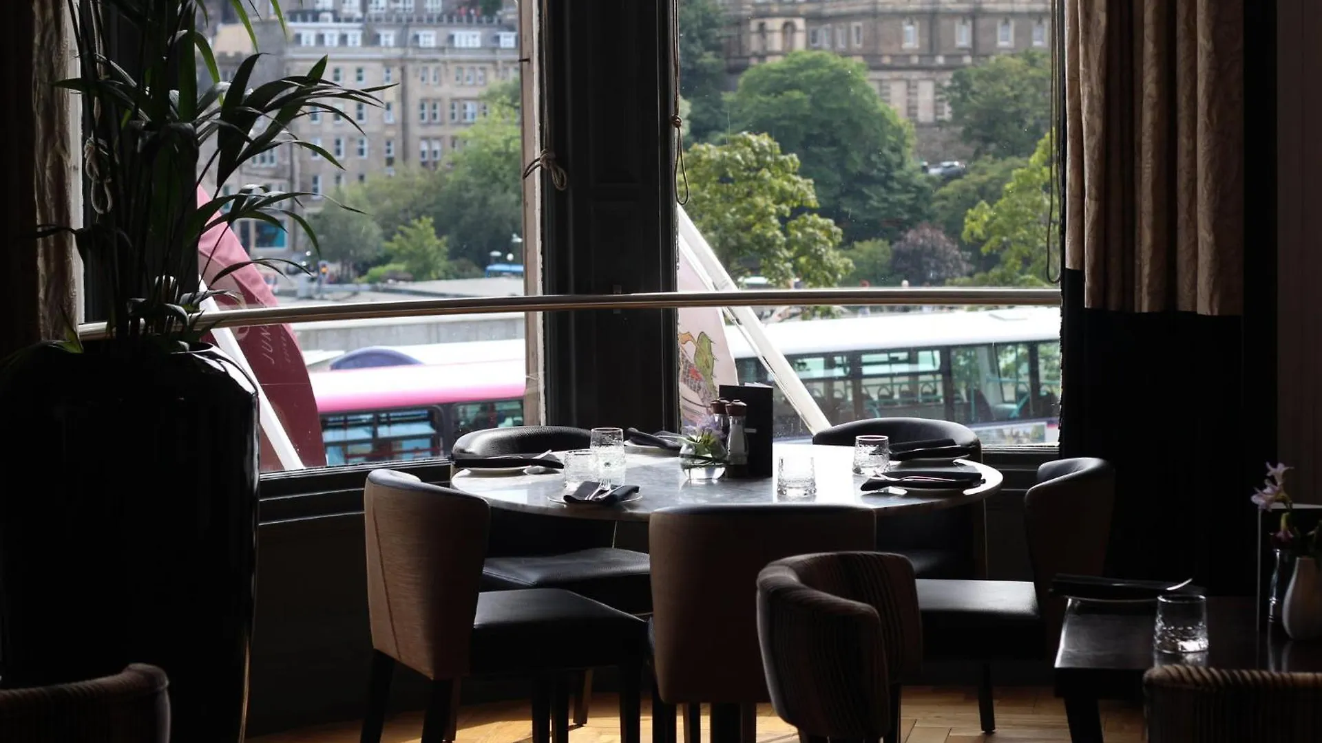 ****  Hotel Indigo - Edinburgh - Princes Street By Ihg Birleşik Krallık