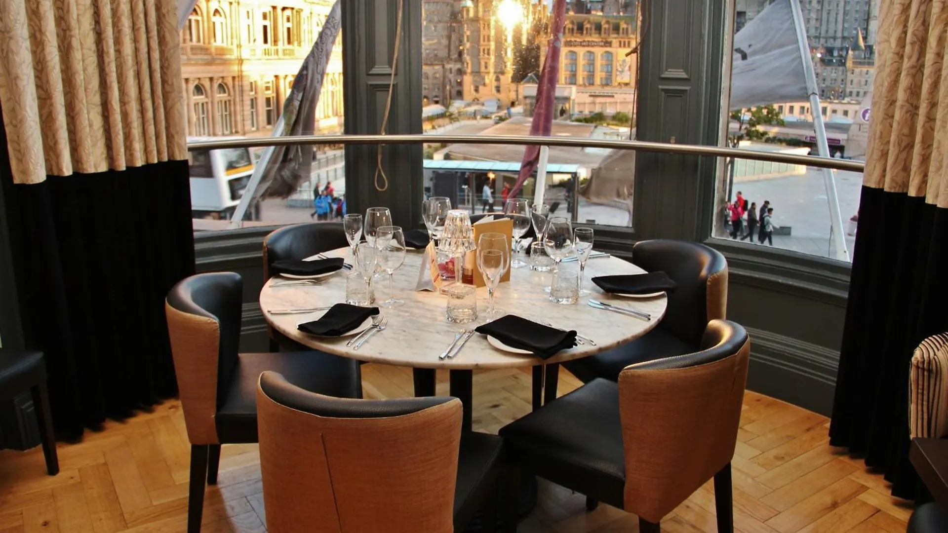 Hotel Indigo - Edinburgh - Princes Street By Ihg 4*,